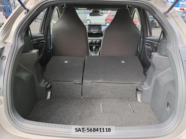 Toyota YARIS 2021-05 6684095-12