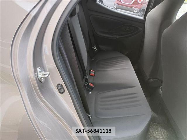 Toyota YARIS 2021-05 6684095-13