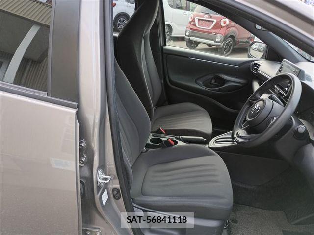 Toyota YARIS 2021-05 6684095-15