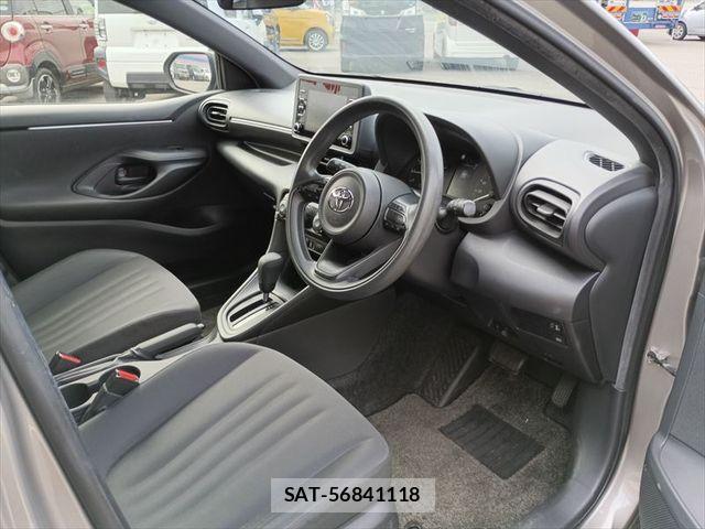 Toyota YARIS 2021-05 6684095-16