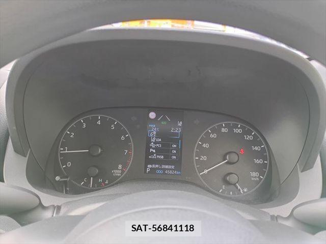 Toyota YARIS 2021-05 6684095-25