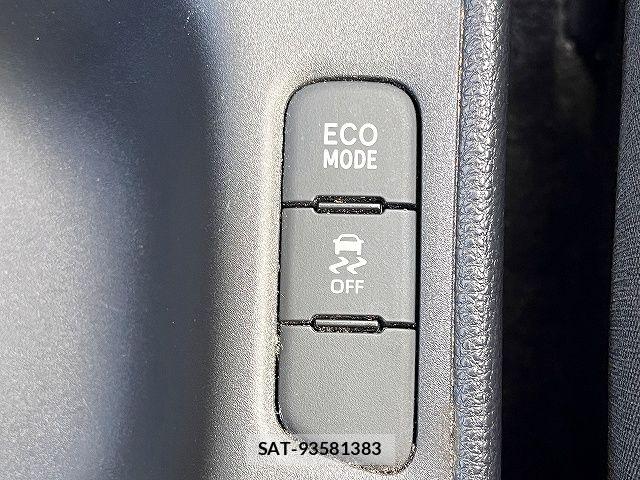 Toyota YARIS 2020-03 6691360-16