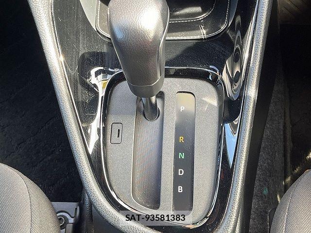 Toyota YARIS 2020-03 6691360-19
