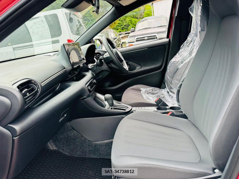 Toyota YARIS 2026 6610202-10