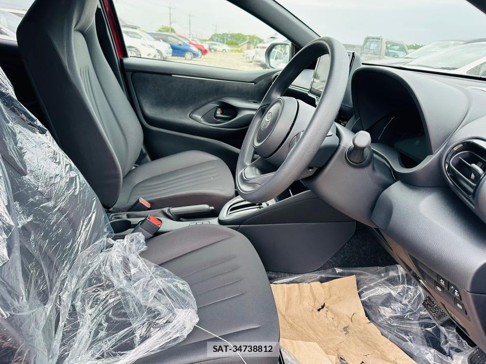 Toyota YARIS 2026 6610202-11
