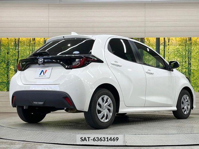 Toyota YARIS 2020-07 6717843-16