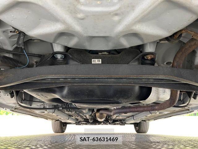 Toyota YARIS 2020-07 6717843-18