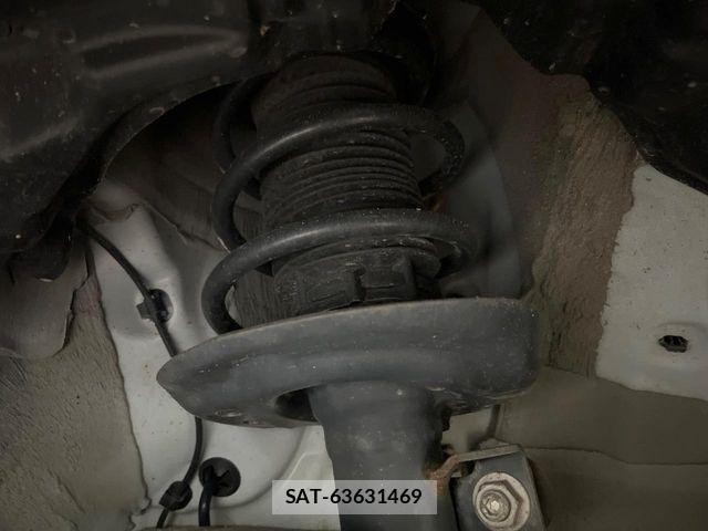 Toyota YARIS 2020-07 6717843-19