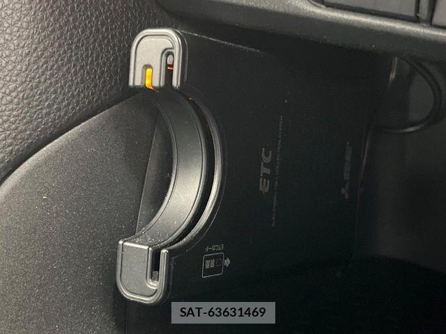 Toyota YARIS 2020-07 6717843-5