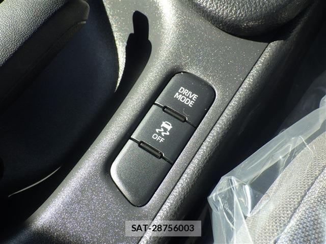 Toyota YARIS 2021-03 6754052-10