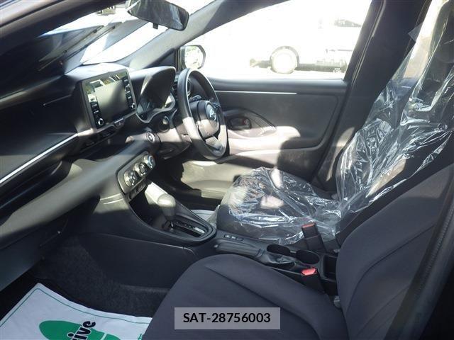 Toyota YARIS 2021-03 6754052-2