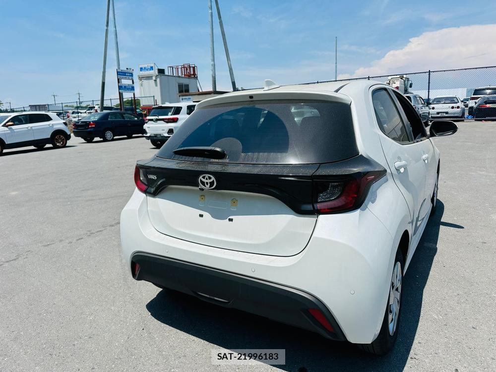 Toyota YARIS 2024 6714464-4