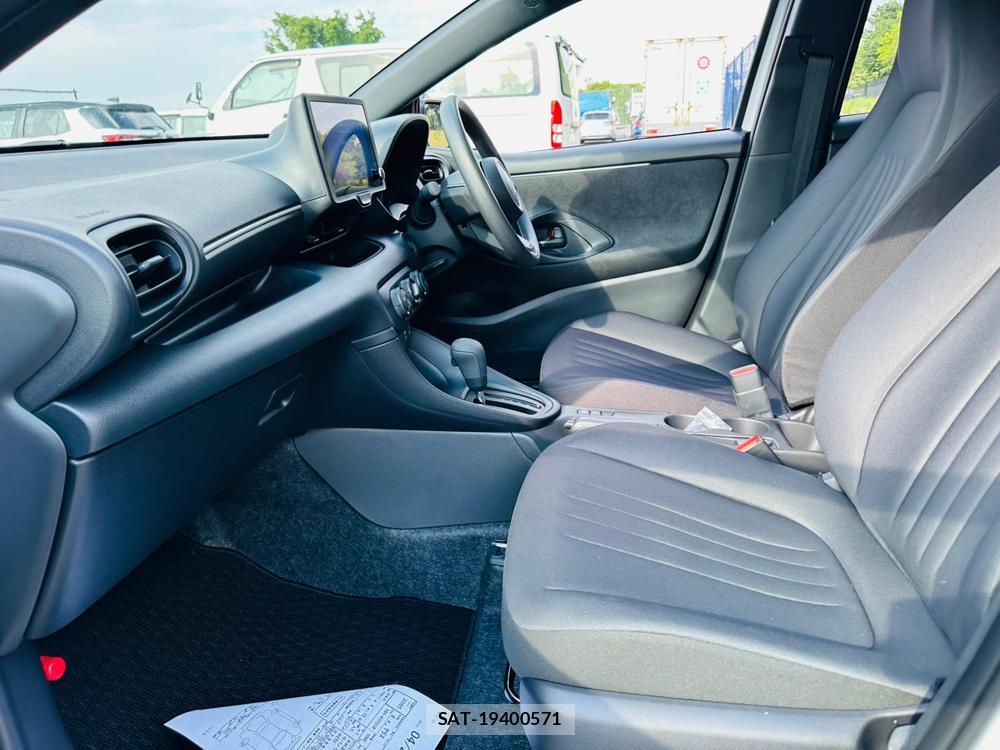 Toyota YARIS 2026 6610198-10