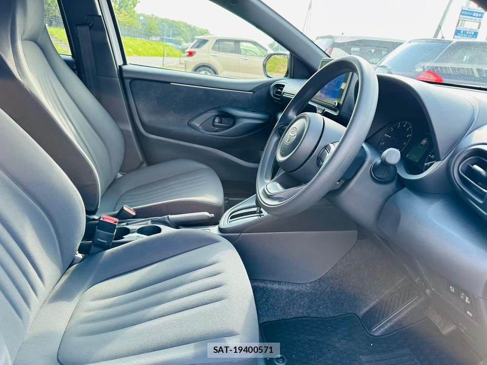 Toyota YARIS 2026 6610198-11
