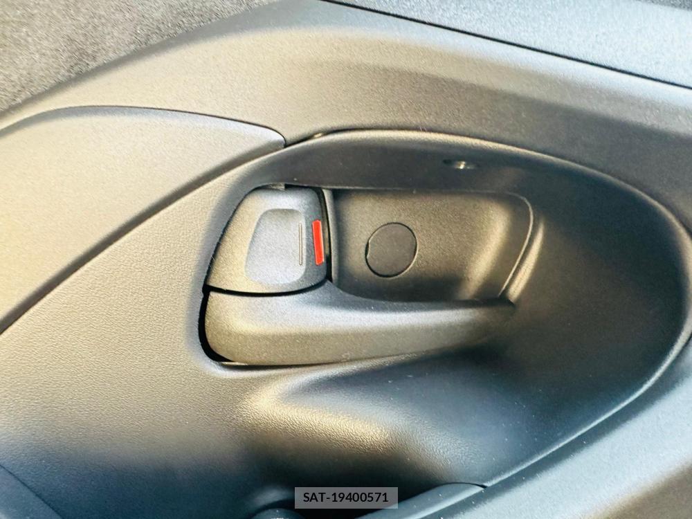 Toyota YARIS 2026 6610198-21