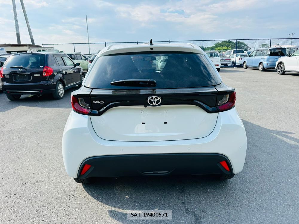 Toyota YARIS 2026 6610198-3