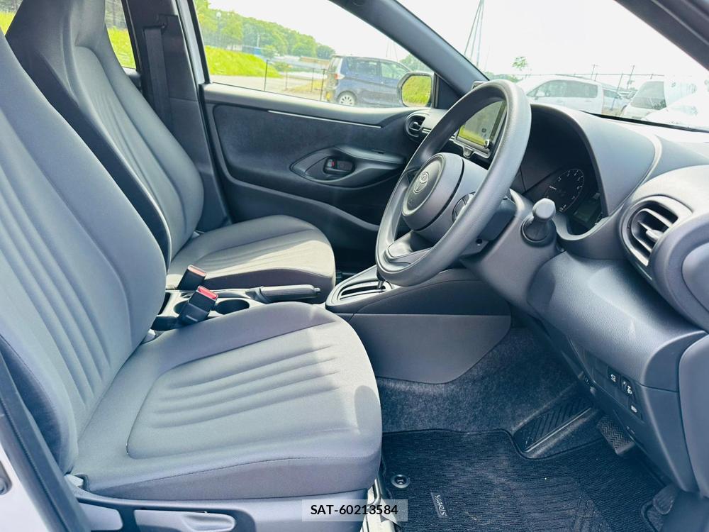 Toyota YARIS 2026 6610197-11