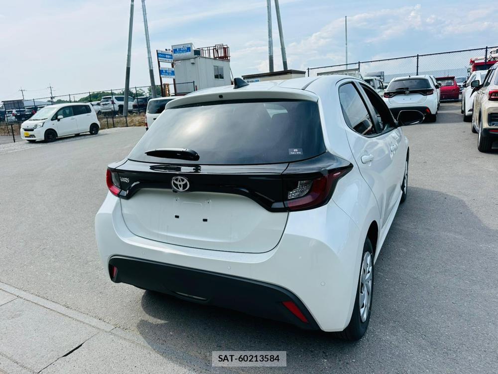 Toyota YARIS 2026 6610197-4
