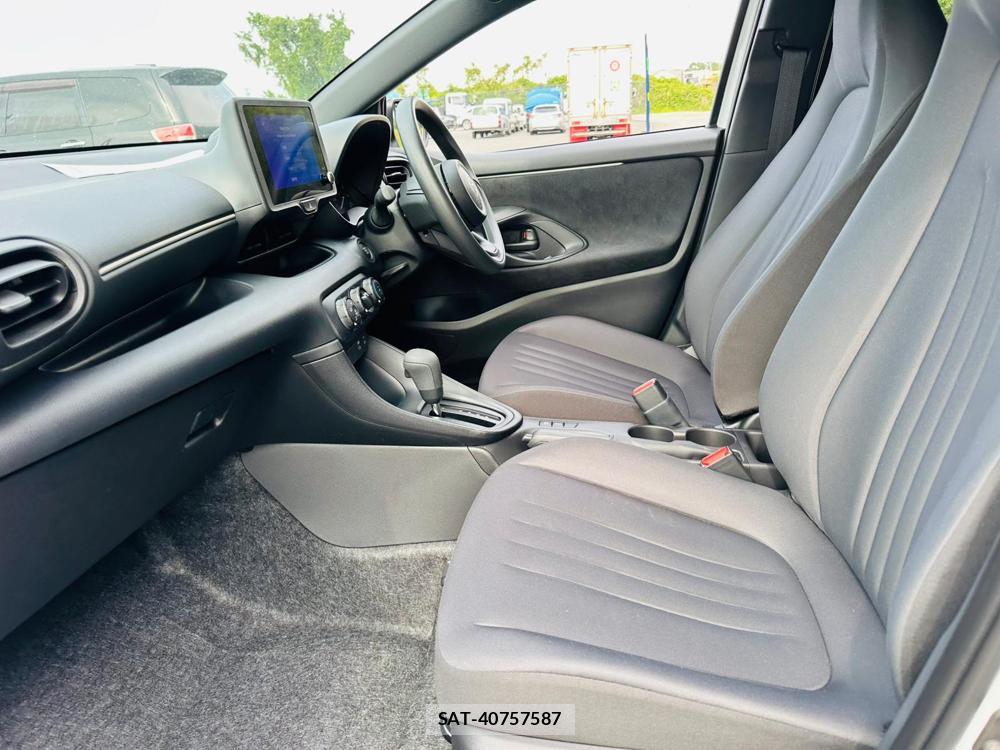 Toyota YARIS 2026 6610195-10