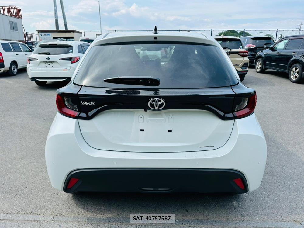 Toyota YARIS 2026 6610195-3