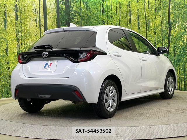 Toyota YARIS 2023-05 6818239-17