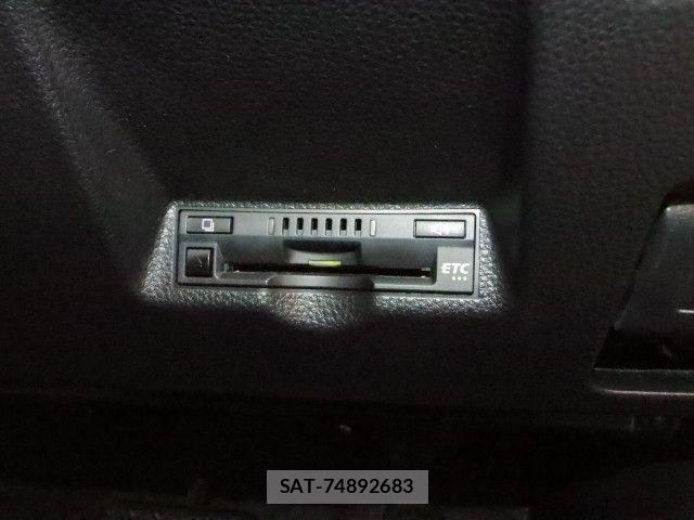 Toyota YARIS 2020-10 6818241-25