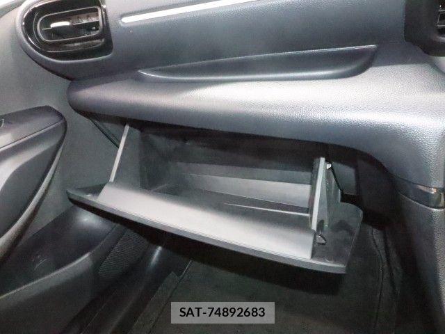 Toyota YARIS 2020-10 6818241-26