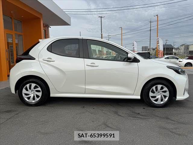 Toyota YARIS 2021-05 6818252-10