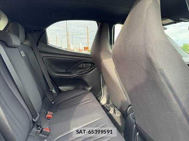 Toyota YARIS 2021-05 6818252-16