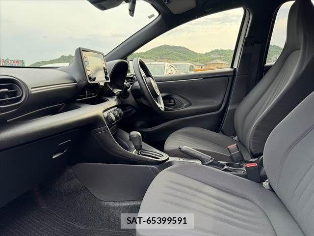 Toyota YARIS 2021-05 6818252-17