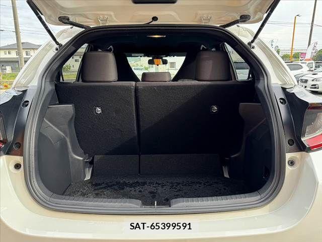 Toyota YARIS 2021-05 6818252-19