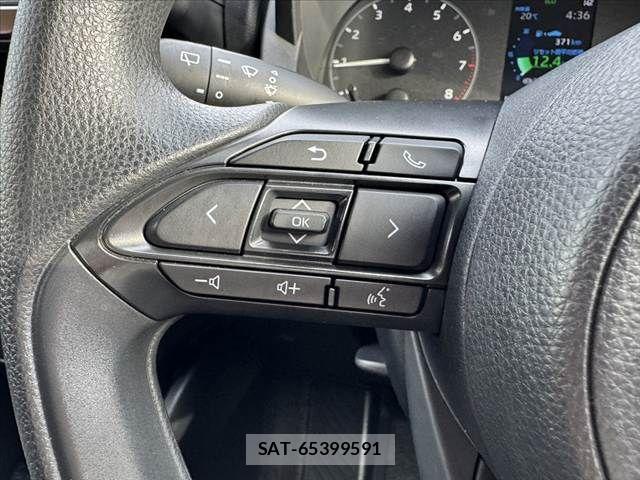 Toyota YARIS 2021-05 6818252-23