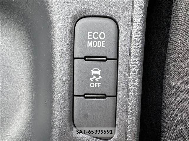 Toyota YARIS 2021-05 6818252-5