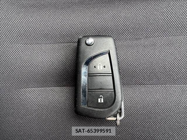 Toyota YARIS 2021-05 6818252-6
