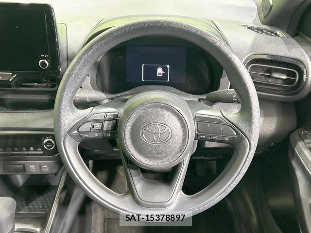 Toyota YARIS 2025-01 6818236-10