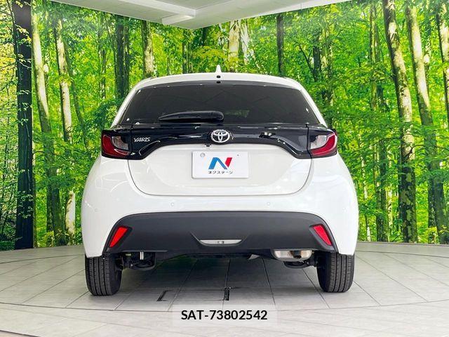 Toyota YARIS 2020-08 6818254-14