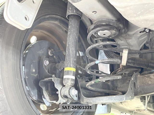 Toyota YARIS 2020-03 6818238-19