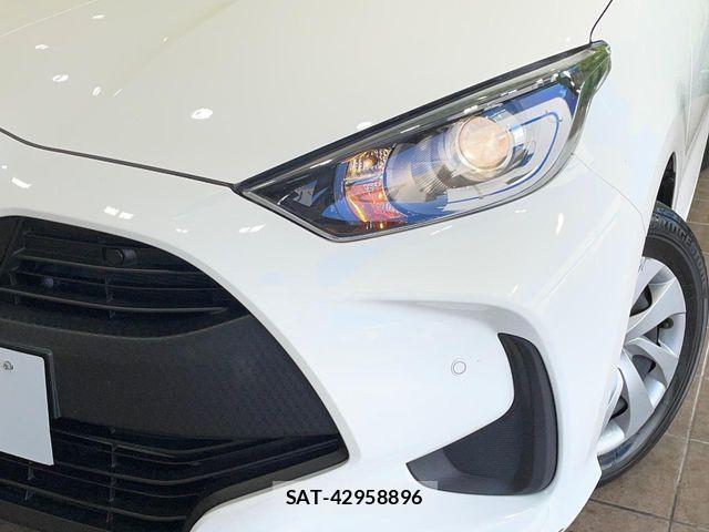 Toyota YARIS 2023-03 6818243-11