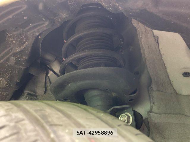 Toyota YARIS 2023-03 6818243-19