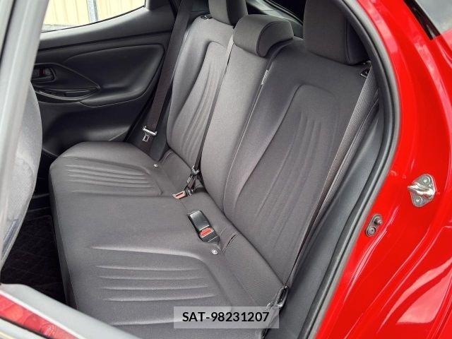 Toyota YARIS 2022-06 6818242-10