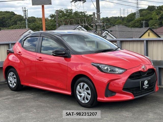 Toyota YARIS 2022-06 6818242-18