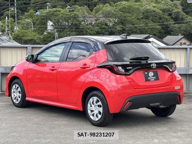 Toyota YARIS 2022-06 6818242-21