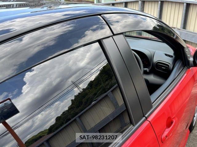 Toyota YARIS 2022-06 6818242-27