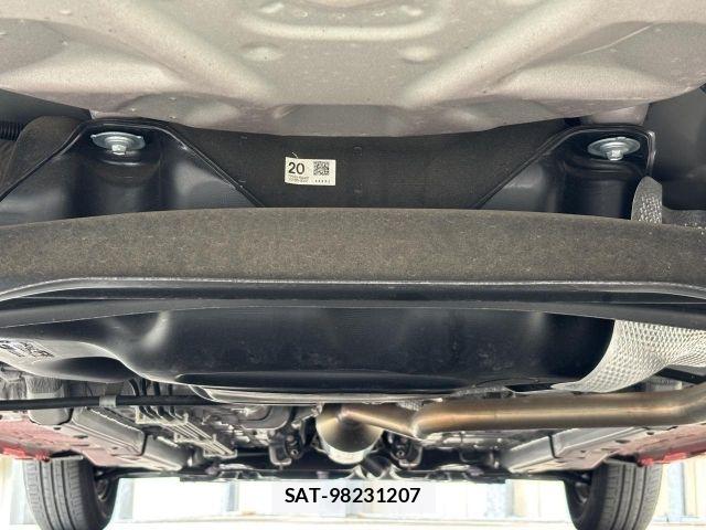 Toyota YARIS 2022-06 6818242-28