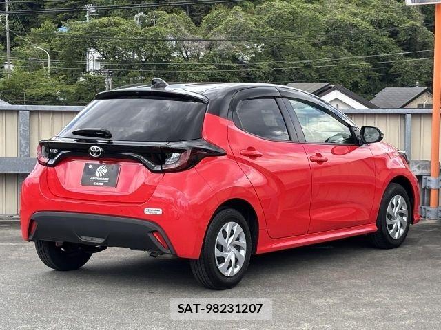 Toyota YARIS 2022-06 6818242-2