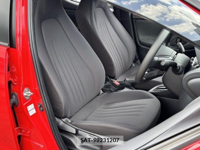 Toyota YARIS 2022-06 6818242-4