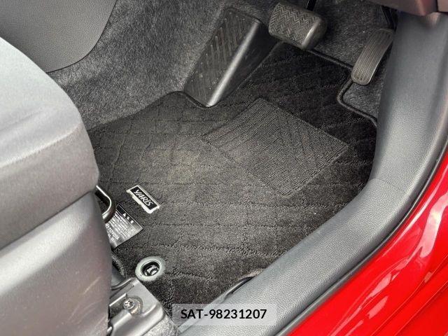 Toyota YARIS 2022-06 6818242-6