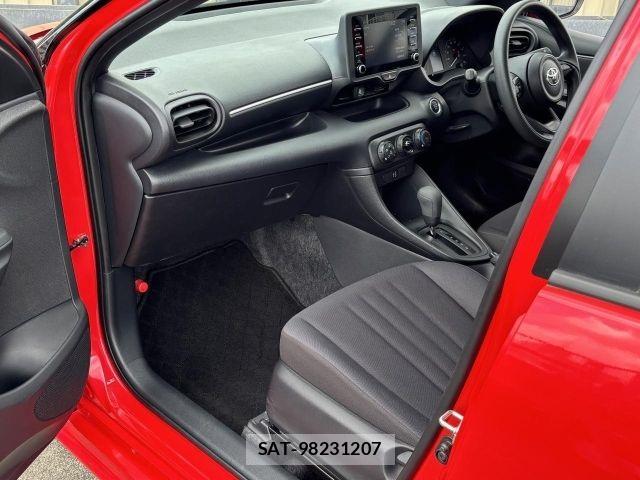 Toyota YARIS 2022-06 6818242-8