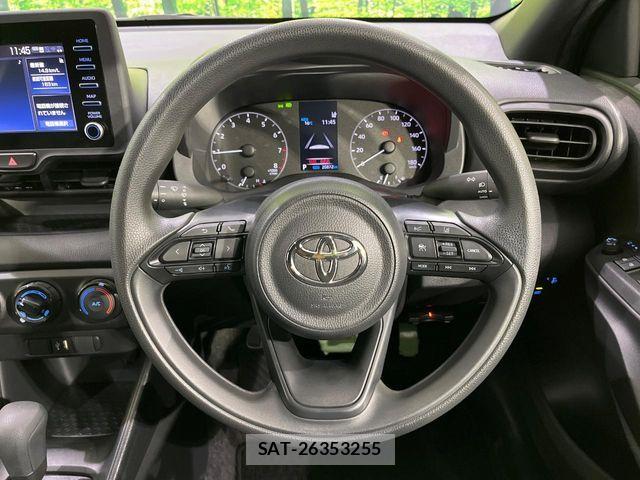 Toyota YARIS 2022-07 6818237-10