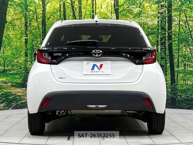 Toyota YARIS 2022-07 6818237-14